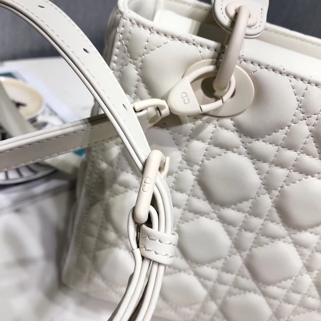 Dior Medium Lady Dior Bag In White Ultra Matte Calfskin 930