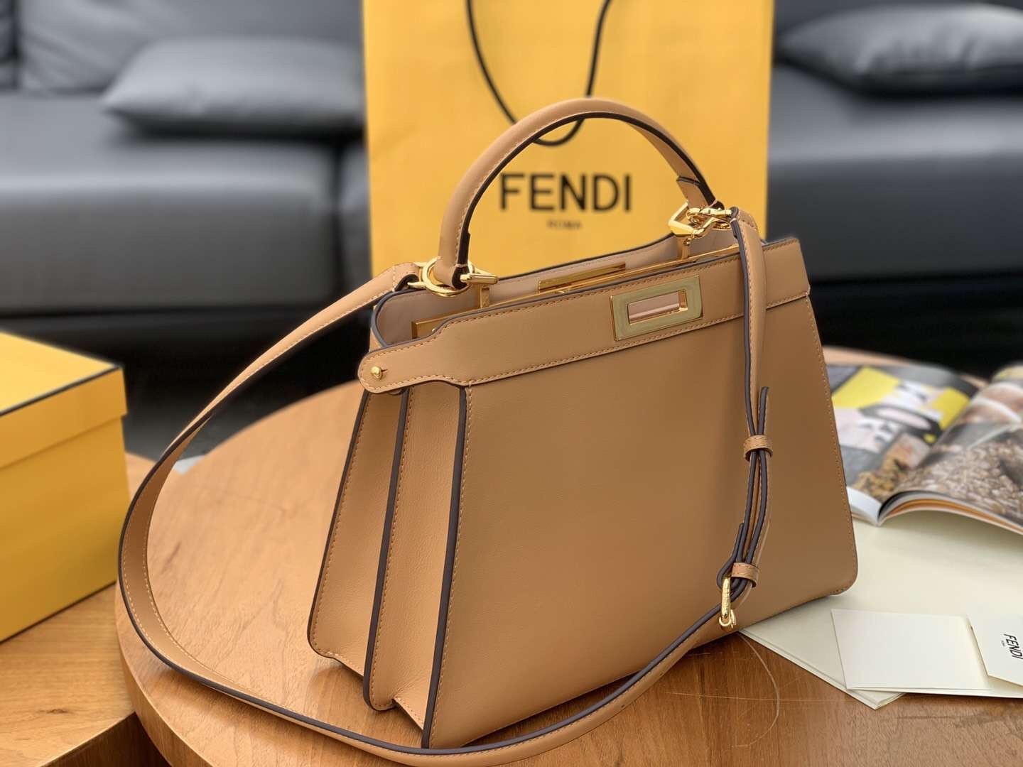 Fendi Peekaboo ISeeU Medium Bag In Beige Leather 704