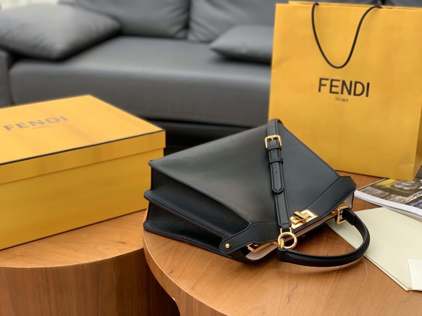 Fendi Peekaboo ISeeU Medium Bag In Black Leather 271