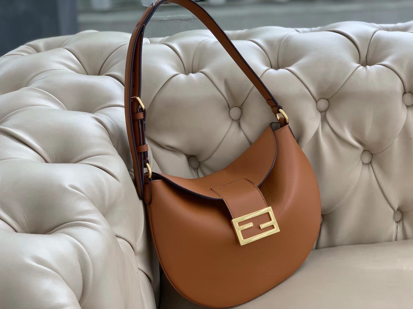 Fendi Small Croissant Hobo Bag In Brown Leather 649