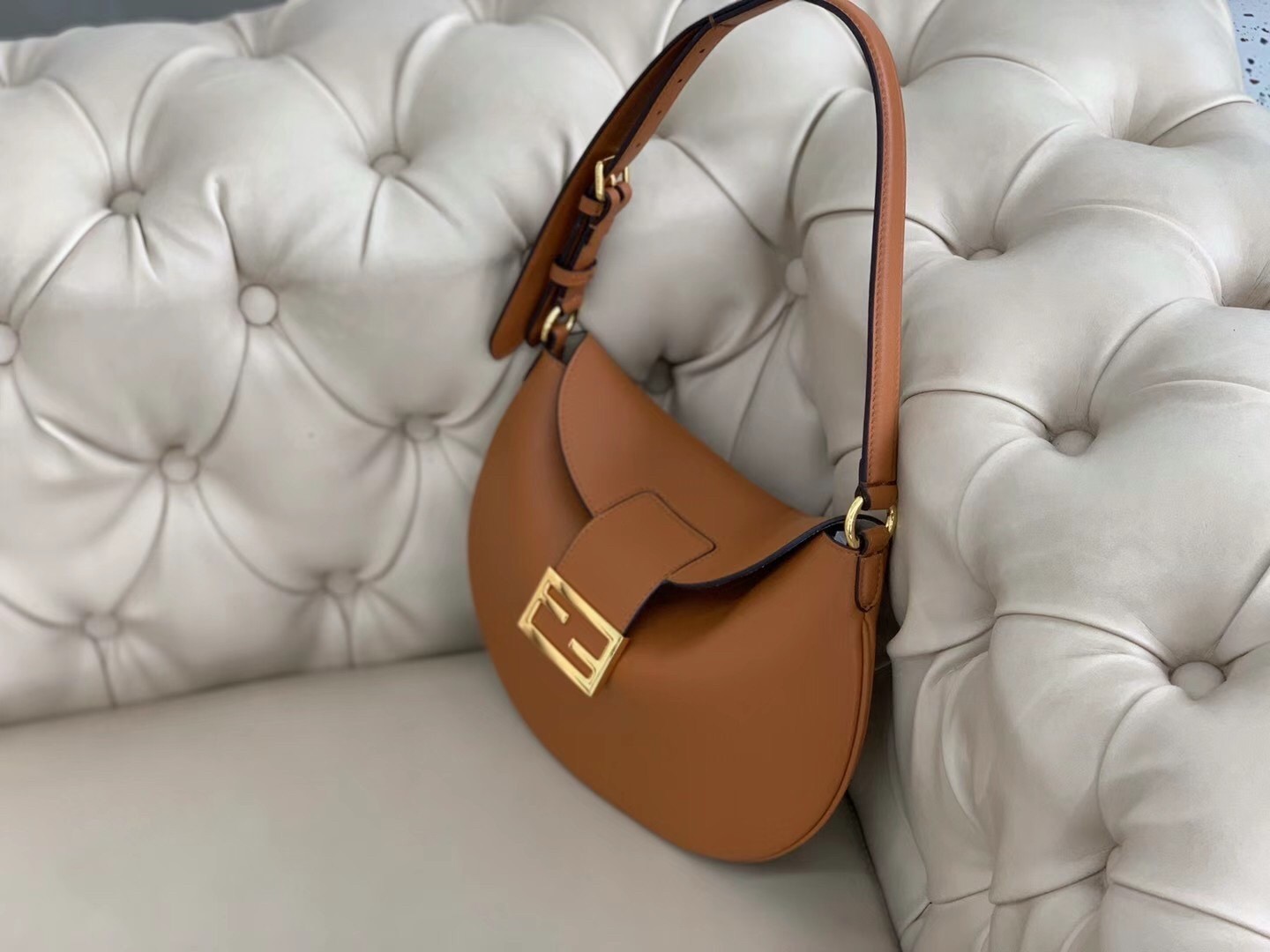 Fendi Small Croissant Hobo Bag In Brown Leather 649