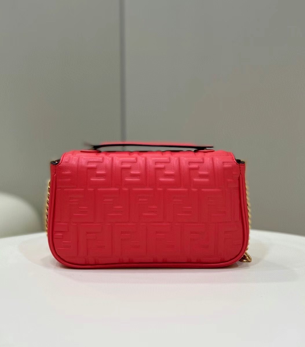 Fendi Baguette Chain Midi Bag In Red Nappa Leather 901