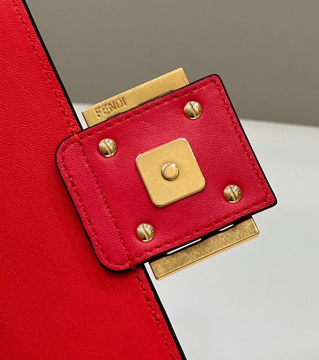 Fendi Baguette Chain Midi Bag In Red Nappa Leather 901