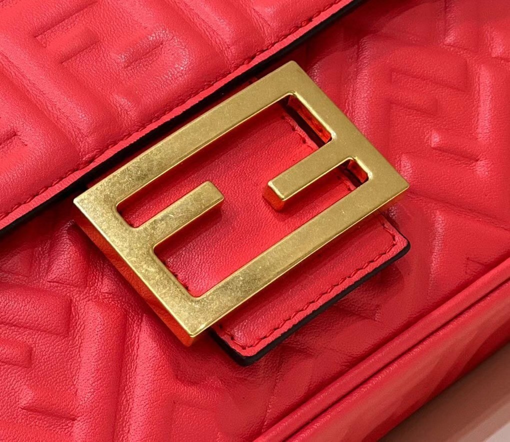 Fendi Baguette Chain Midi Bag In Red Nappa Leather 901