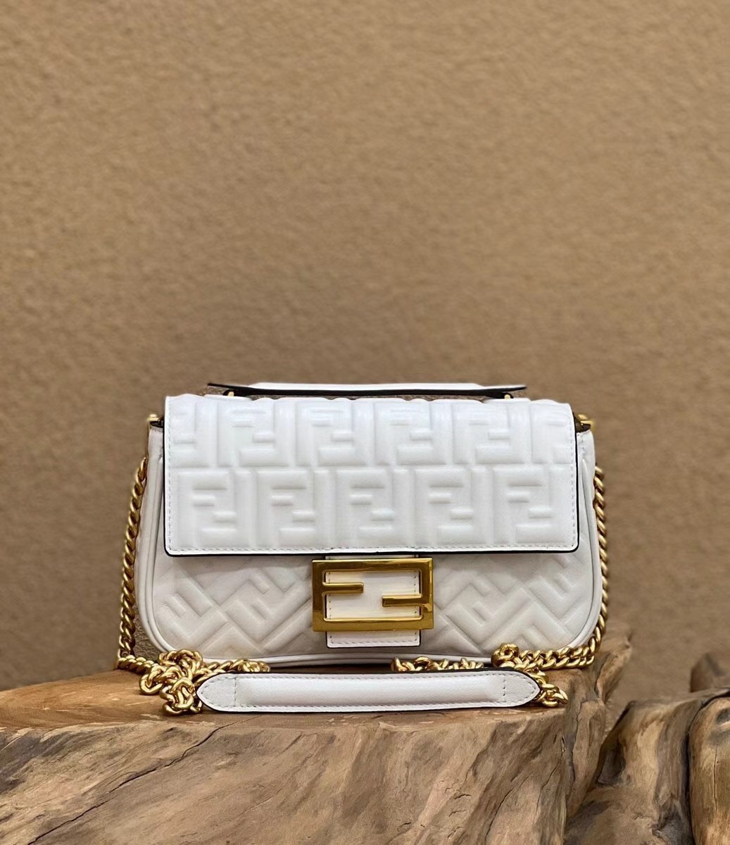 Fendi Baguette Chain Midi Bag In White Nappa Leather 922