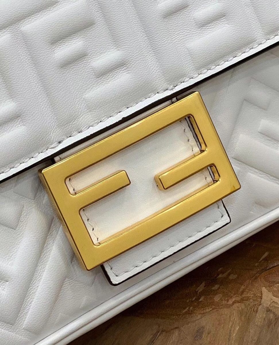 Fendi Baguette Chain Midi Bag In White Nappa Leather 922