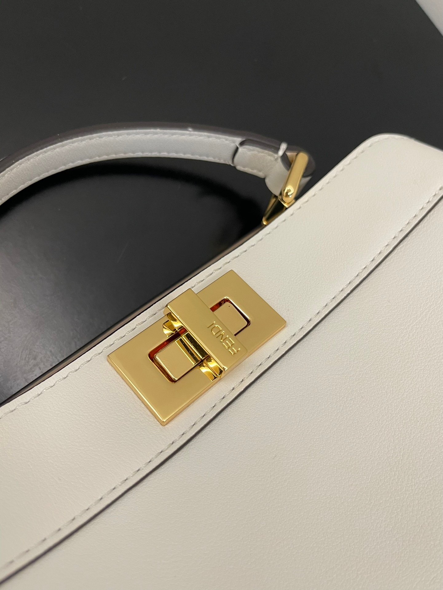 Fendi Peekaboo ISeeU Small Bag In White Calfskin 311