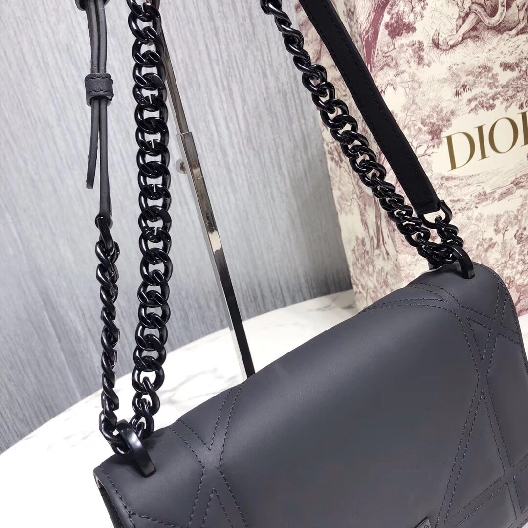 Dior So Black Diorama Ultra-Matte Bag 925