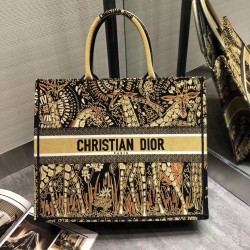 Dior Book Tote Bag In Yellow Animals Embroidered Canvas 856