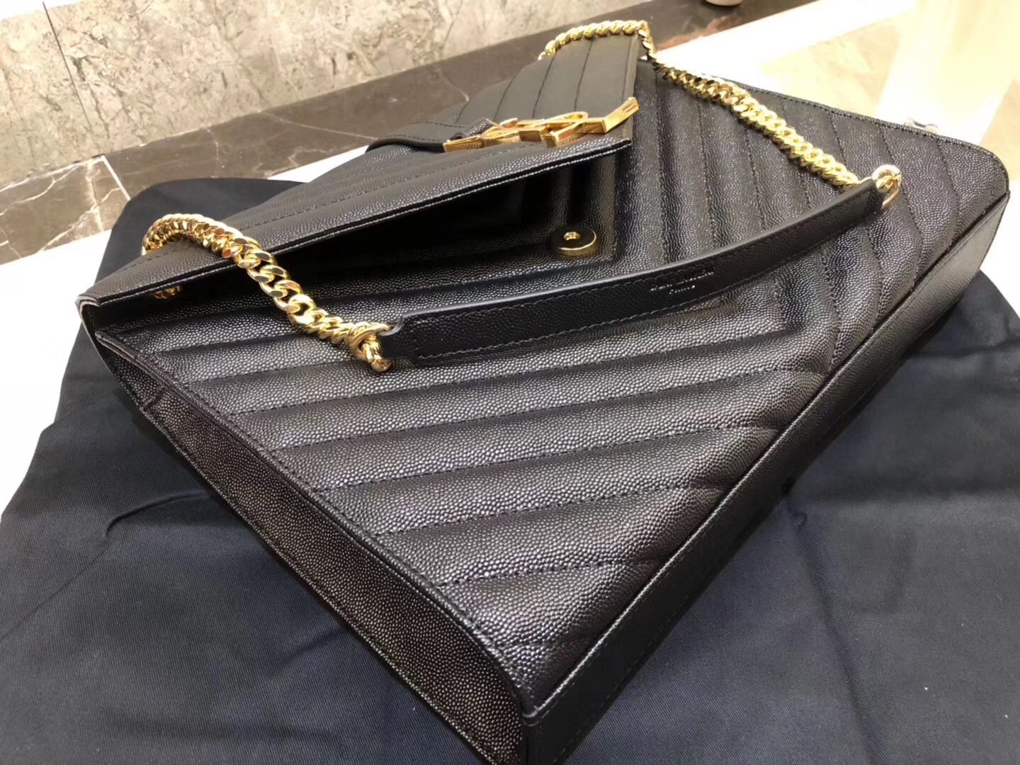 Saint Laurent Envelope Large Bag In Black Quilted Leather 143