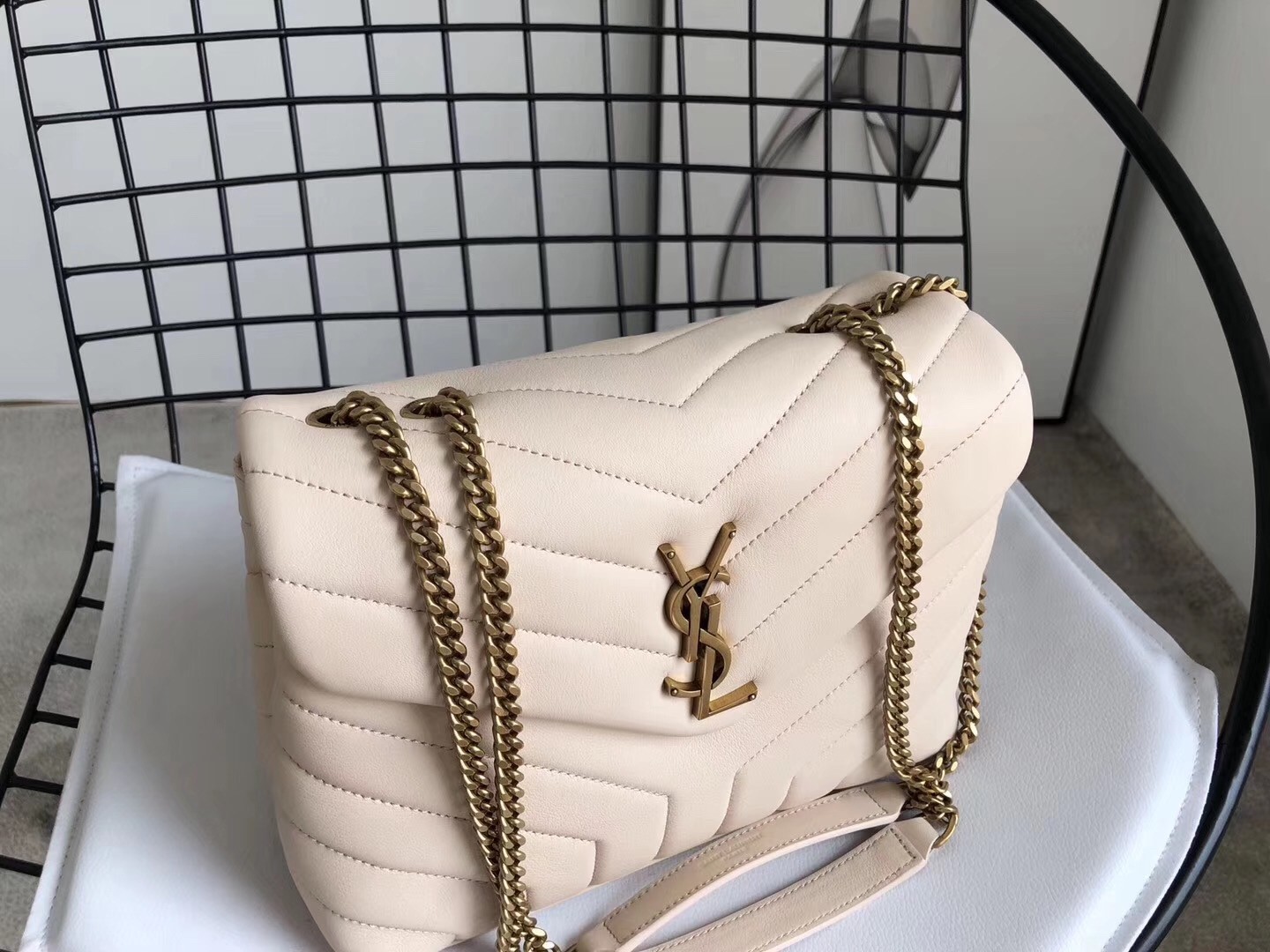 Saint Laurent Loulou Small Bag In Beige Matelasse Leather 593