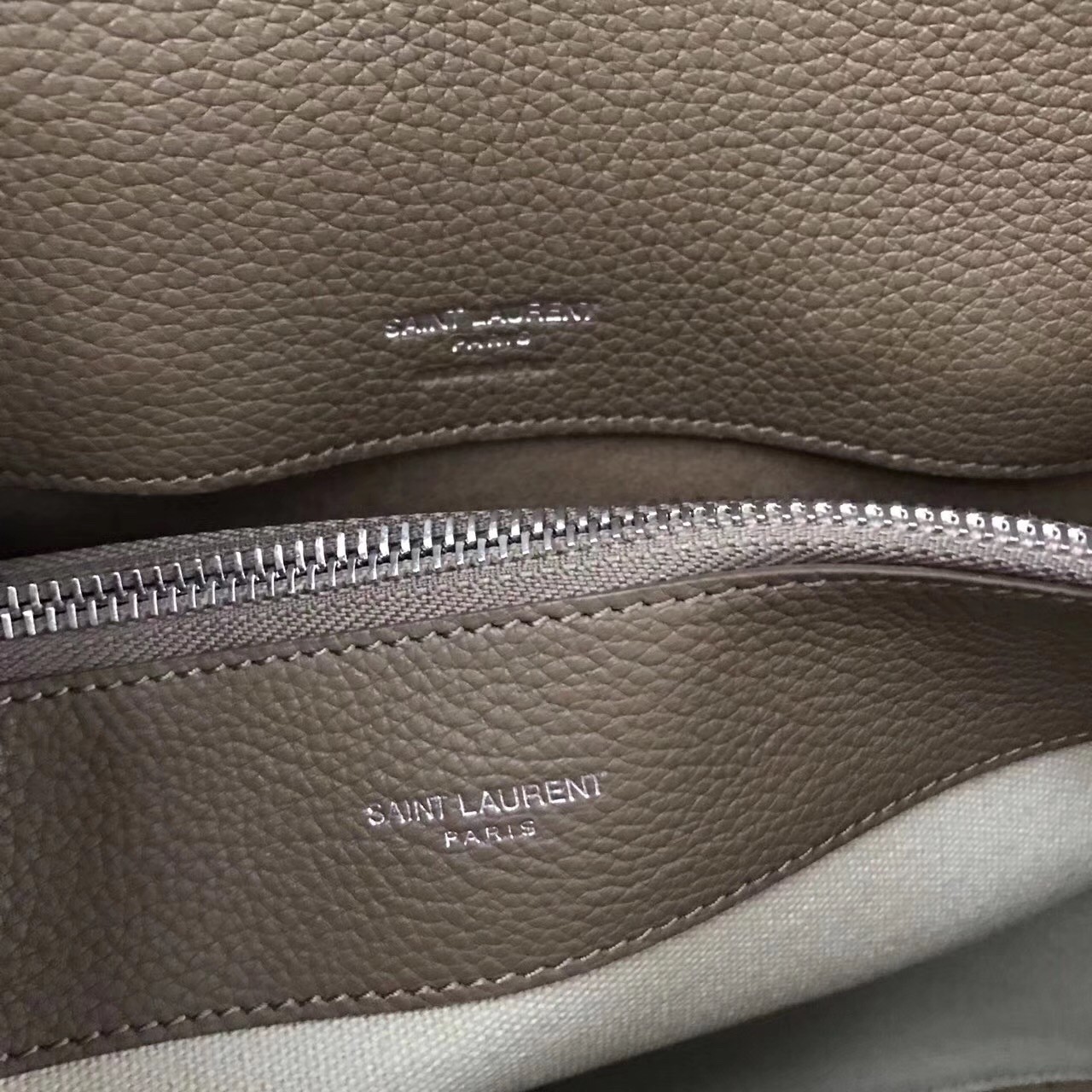 Saint Laurent Small Sac de Jour Souple Bag In Taupe Grained Leather 712