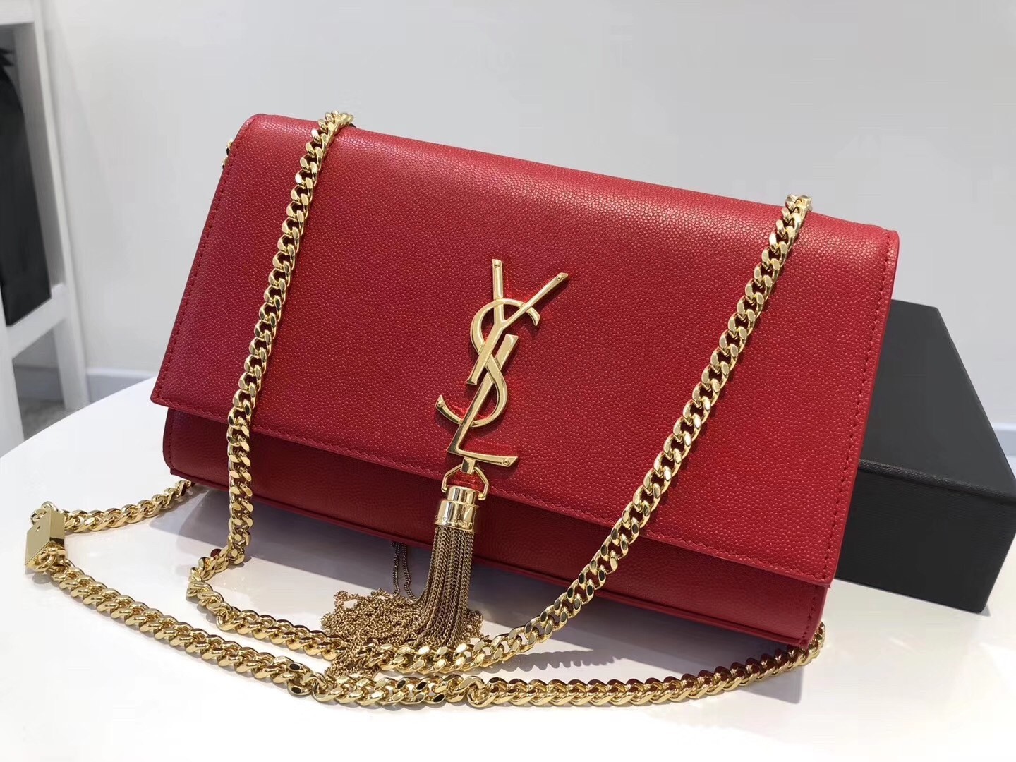 Saint Laurent Medium Kate Bag With Tassel In Red Grained Leather 996