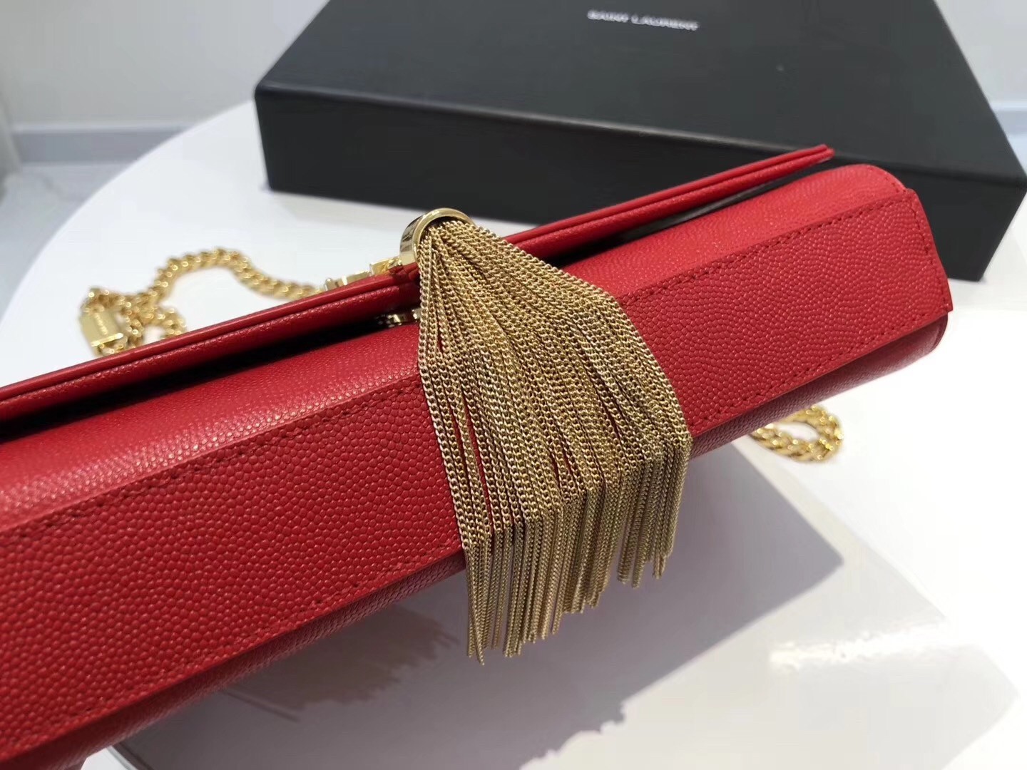 Saint Laurent Medium Kate Bag With Tassel In Red Grained Leather 996