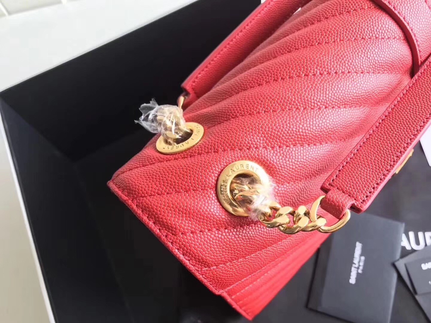 Saint Laurent Envelope Large Bag In Red Quilted Leather 586