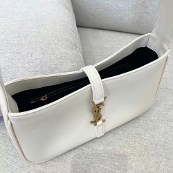 Saint Laurent Le 5 À 7 Hobo Bag In White Leather 569