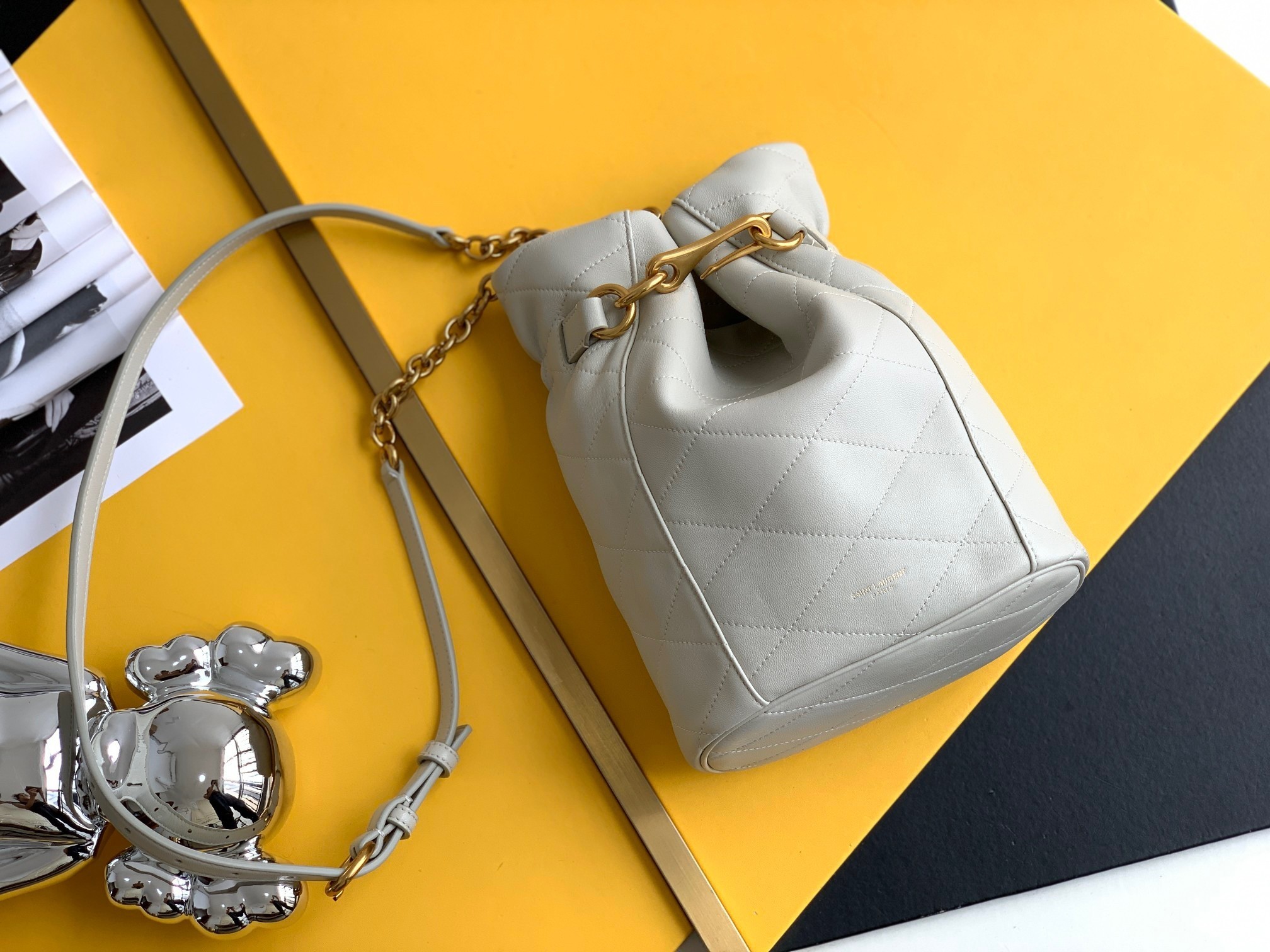 Saint Laurent Le Maillon Hook Bucket Bag In White Lambskin 667