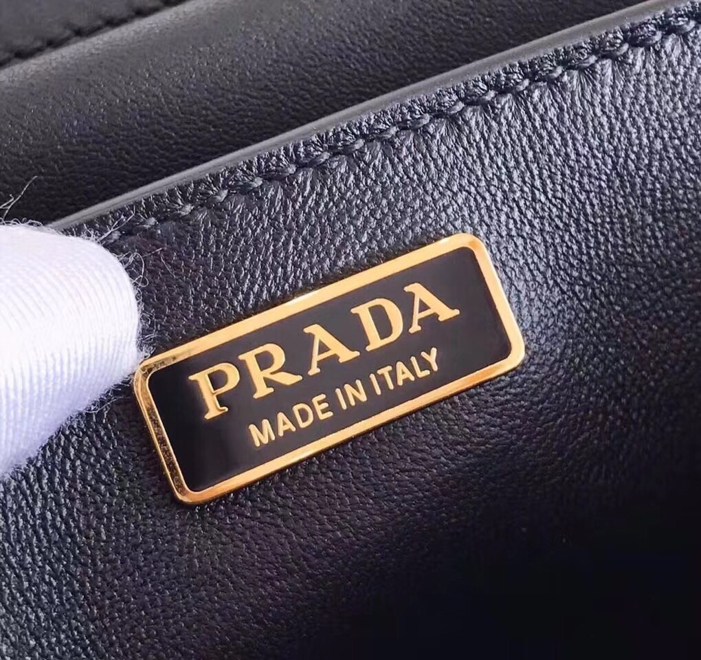 Prada Cahier Shoulder Bag In Black Leather 704