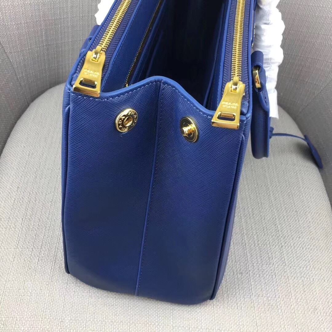 Prada Medium Galleria Bag In Blue Saffiano Leather 811