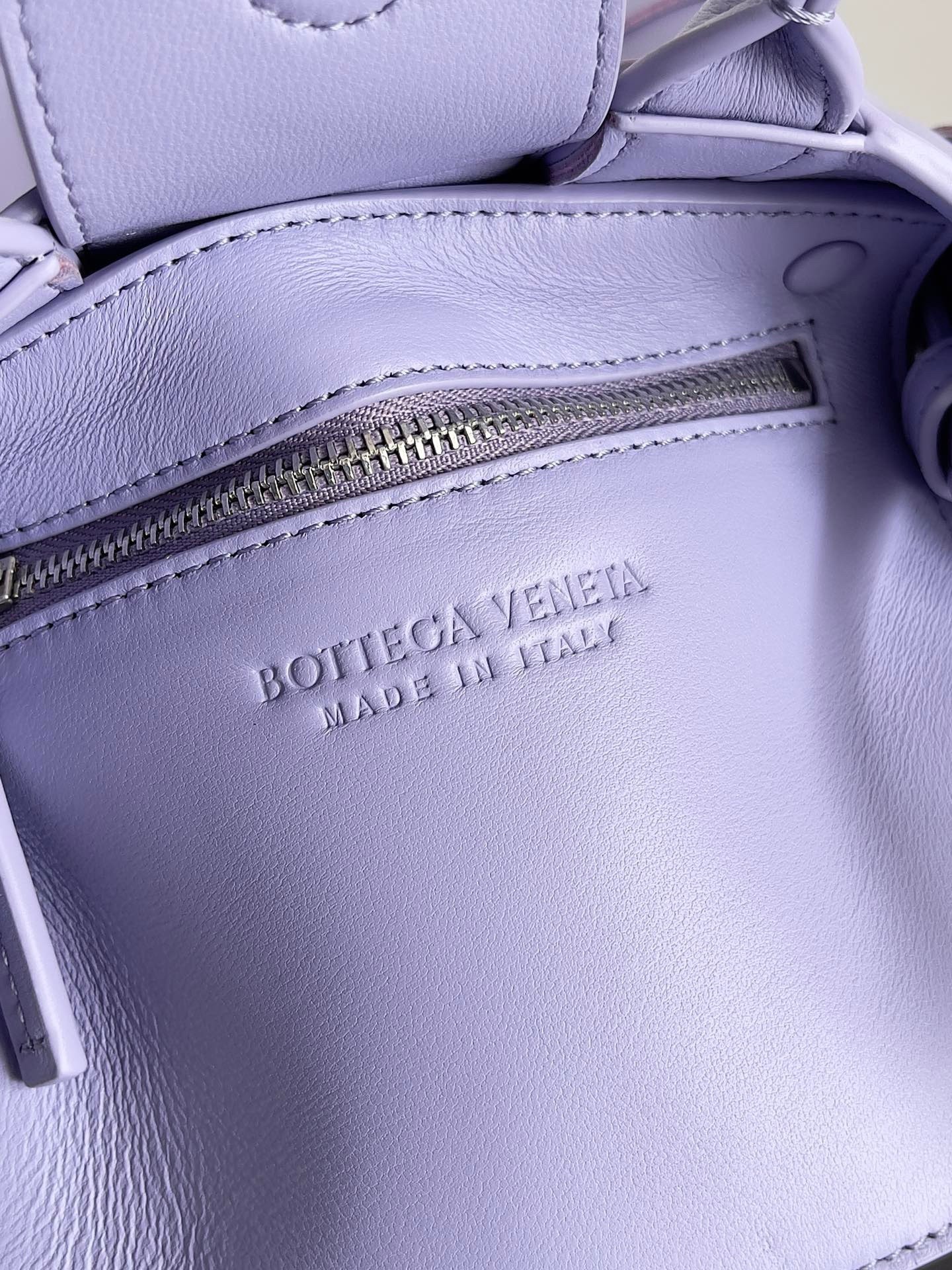 Bottega Veneta Mini Cassette Tote Bag In Wisteria Lambskin 981