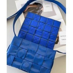 Bottega Veneta Cassett Bag In Cobalt Wrinkled Calfskin 008