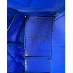 Bottega Veneta Cassett Bag In Cobalt Wrinkled Calfskin 008