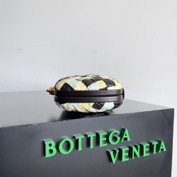 Bottega Veneta Knot Minaudiere Clutch In Multicolour Intrecciato Lambskin 043