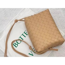 Bottega Veneta Small Loop Bag In Beige Intrecciato Lambskin 787