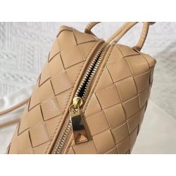 Bottega Veneta Small Loop Bag In Beige Intrecciato Lambskin 787