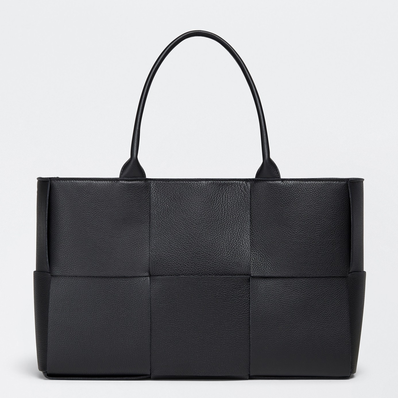 Bottega Veneta Arco Medium Tote In Black Intrecciato Leather 710