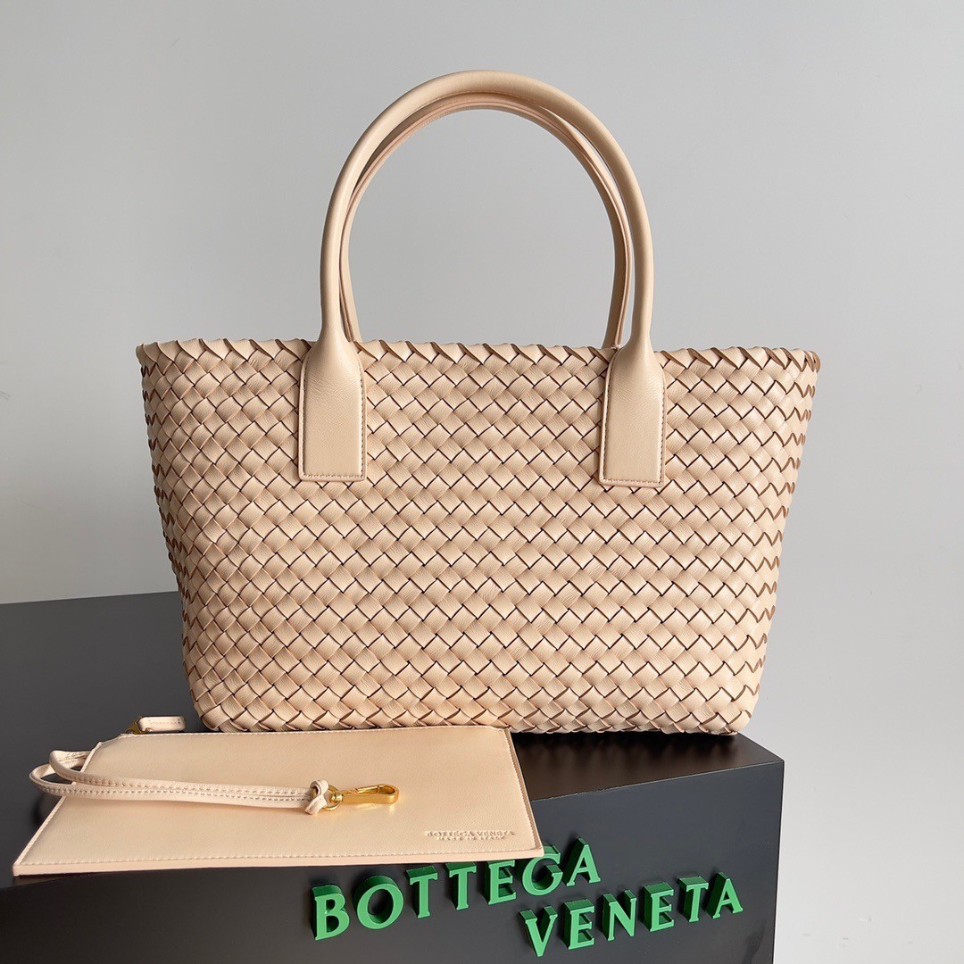 Bottega Veneta Cabat Medium Bag In Melon Intrecciato Lambskin 209