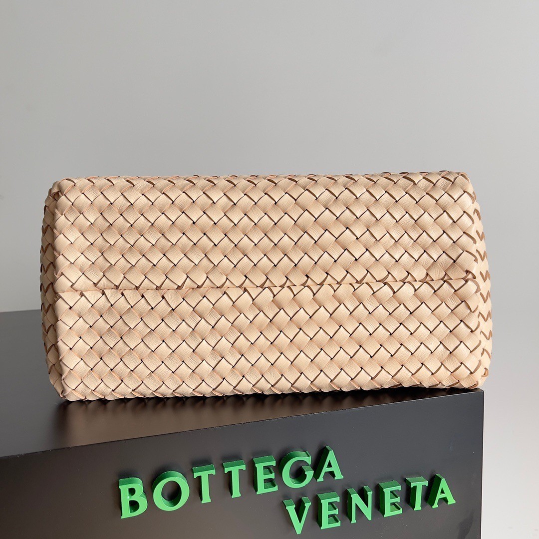 Bottega Veneta Cabat Medium Bag In Melon Intrecciato Lambskin 209