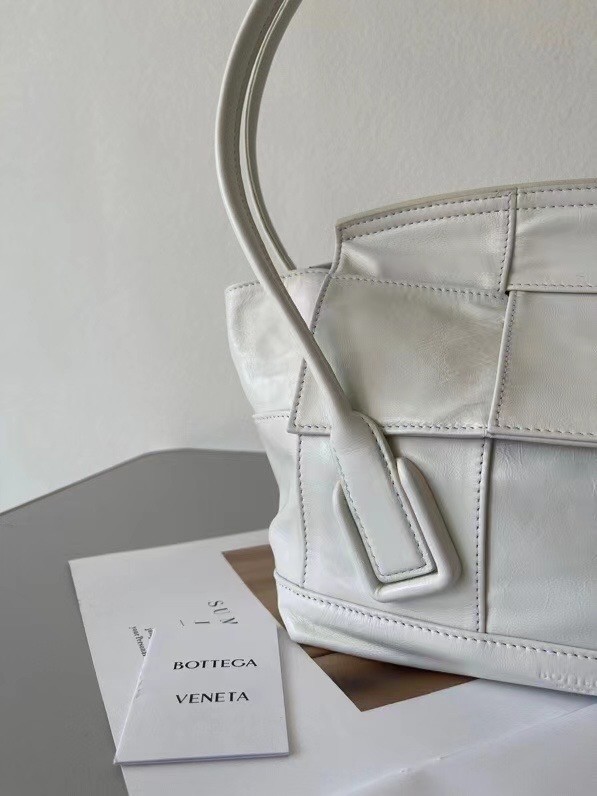 Bottega Veneta Arco Small Bag In White Intrecciato Leather 291