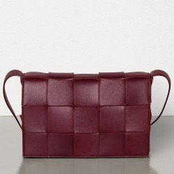 Bottega Veneta Cassette Bag In Bordeaux Lambskin 326