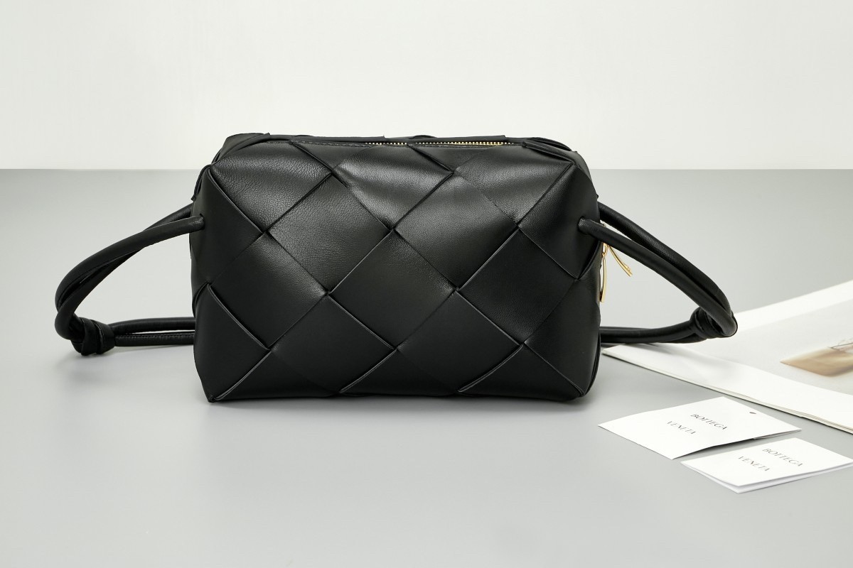 Bottega Veneta Small Cassette Camera Bag In Black Lambskin 971