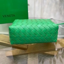 Bottega Veneta Mini Loop Bag In Green Intrecciato Lambskin 366