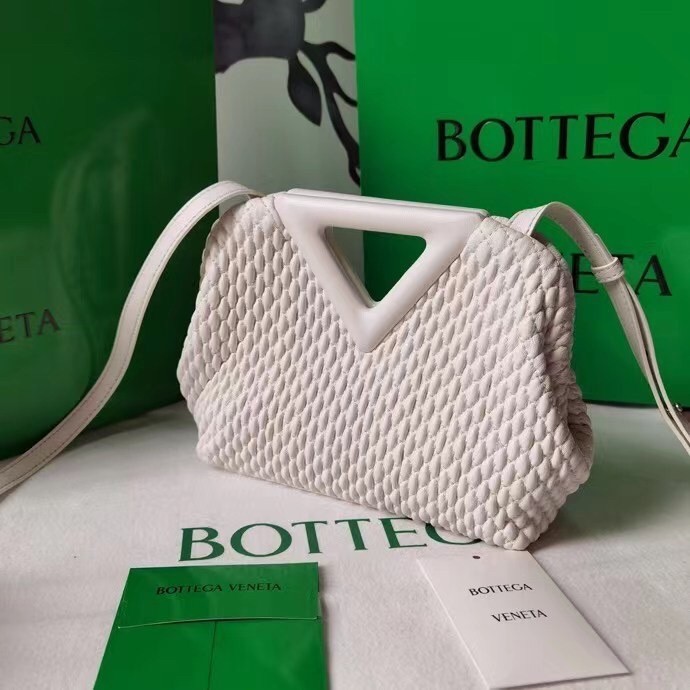 Bottega Veneta Small Point Bag In White Quilted Leather 252