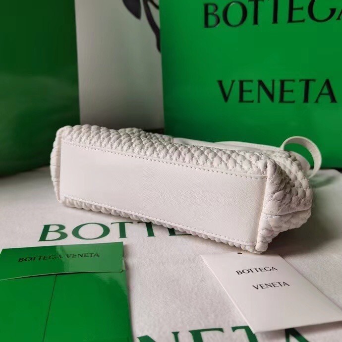 Bottega Veneta Small Point Bag In White Quilted Leather 252