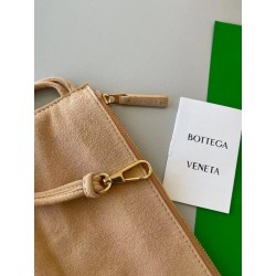 Bottega Veneta Arco Medium Tote In Beige Intrecciato Lambskin 928