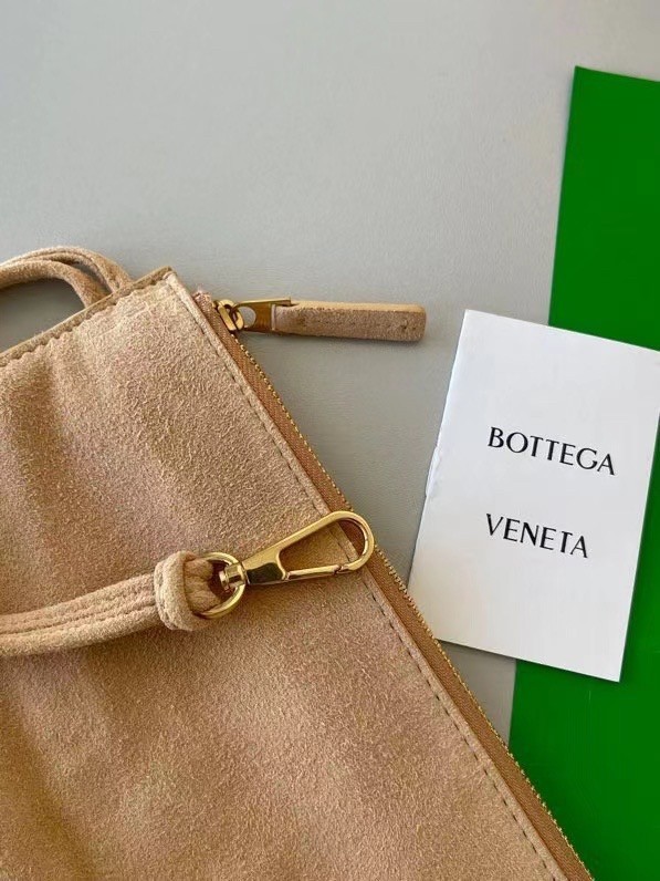 Bottega Veneta Arco Medium Tote In Beige Intrecciato Lambskin 928