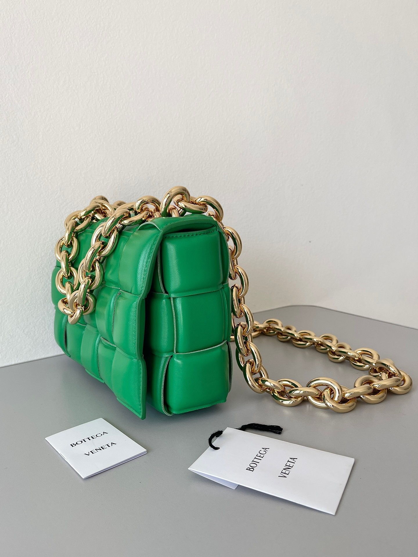 Bottega Veneta Chain Cassette Bag In Parakeet Lambskin 951