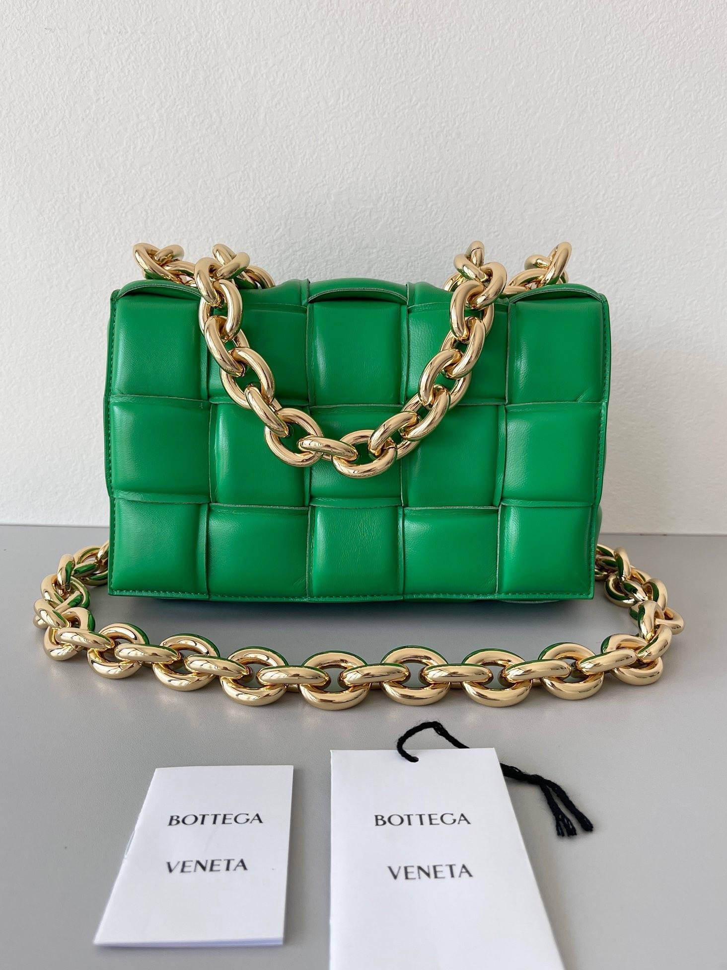 Bottega Veneta Chain Cassette Bag In Parakeet Lambskin 951