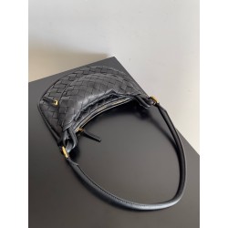 Bottega Veneta Gemelli Small Bag in Black Intrecciato Lambskin 756