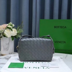 Bottega Veneta Small Loop Bag In Thunder Intrecciato Lambskin 871