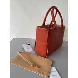 Bottega Veneta Arco Small Tote In Maple Intrecciato Lambskin 582