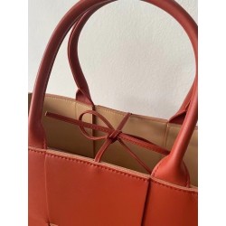 Bottega Veneta Arco Small Tote In Maple Intrecciato Lambskin 582