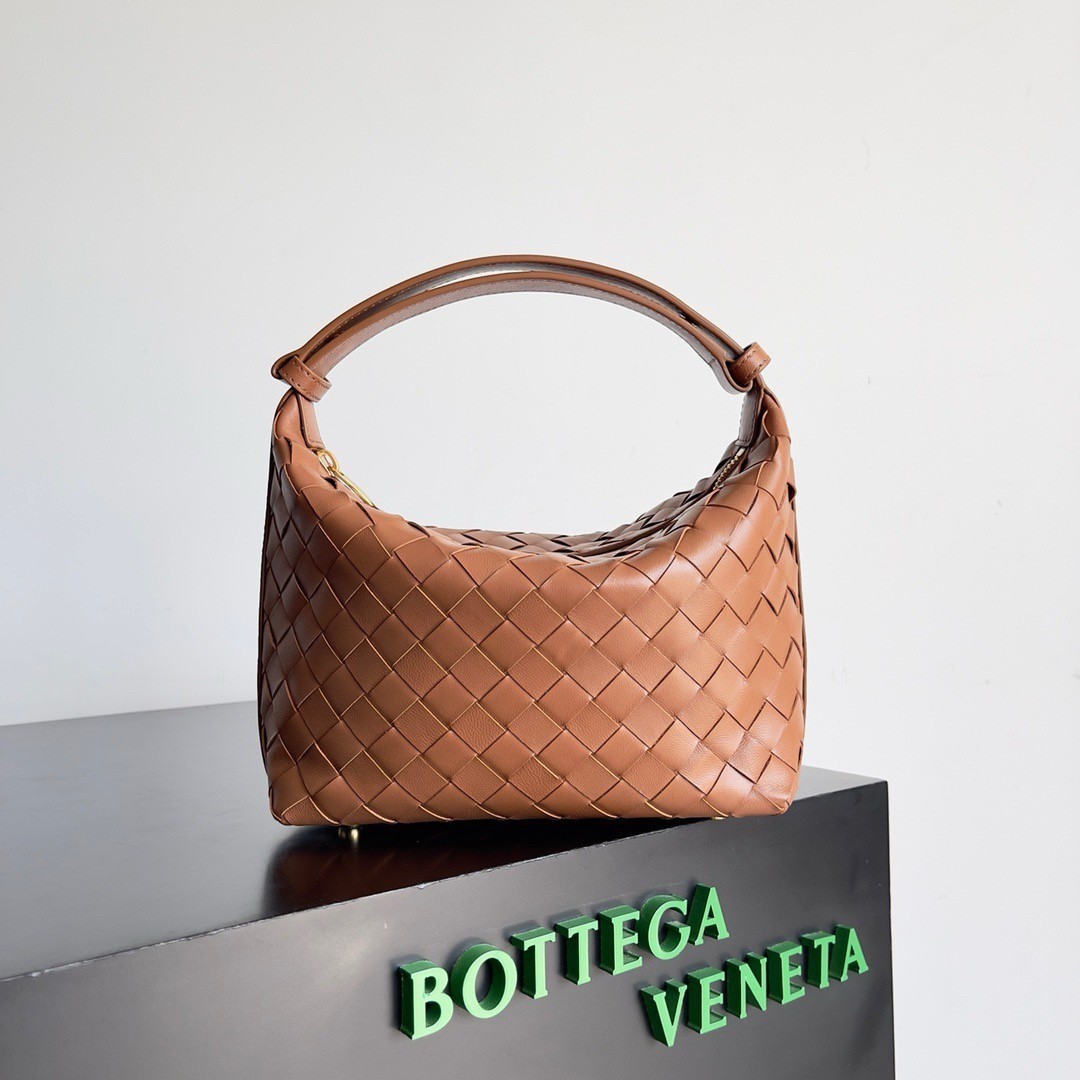 Bottega Veneta Mini Wallace Bag in Brown Intrecciato Calfskin 912