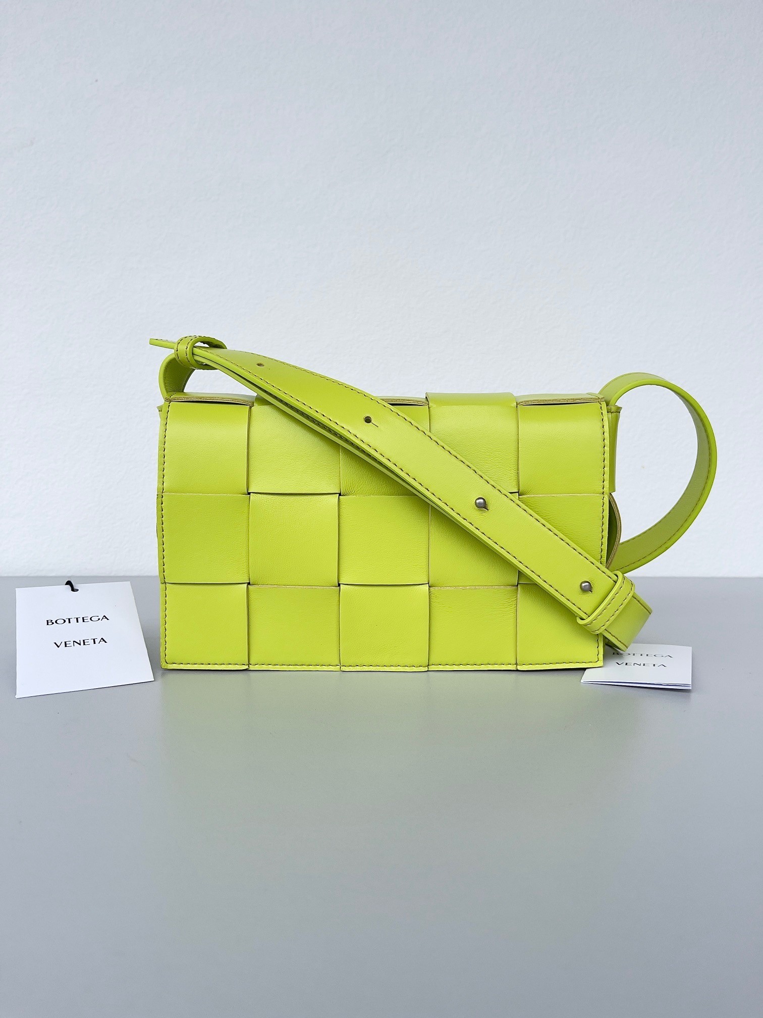 Bottega Veneta Cassett Bag In Acid Kiwi Intrecciato Lambskin 470