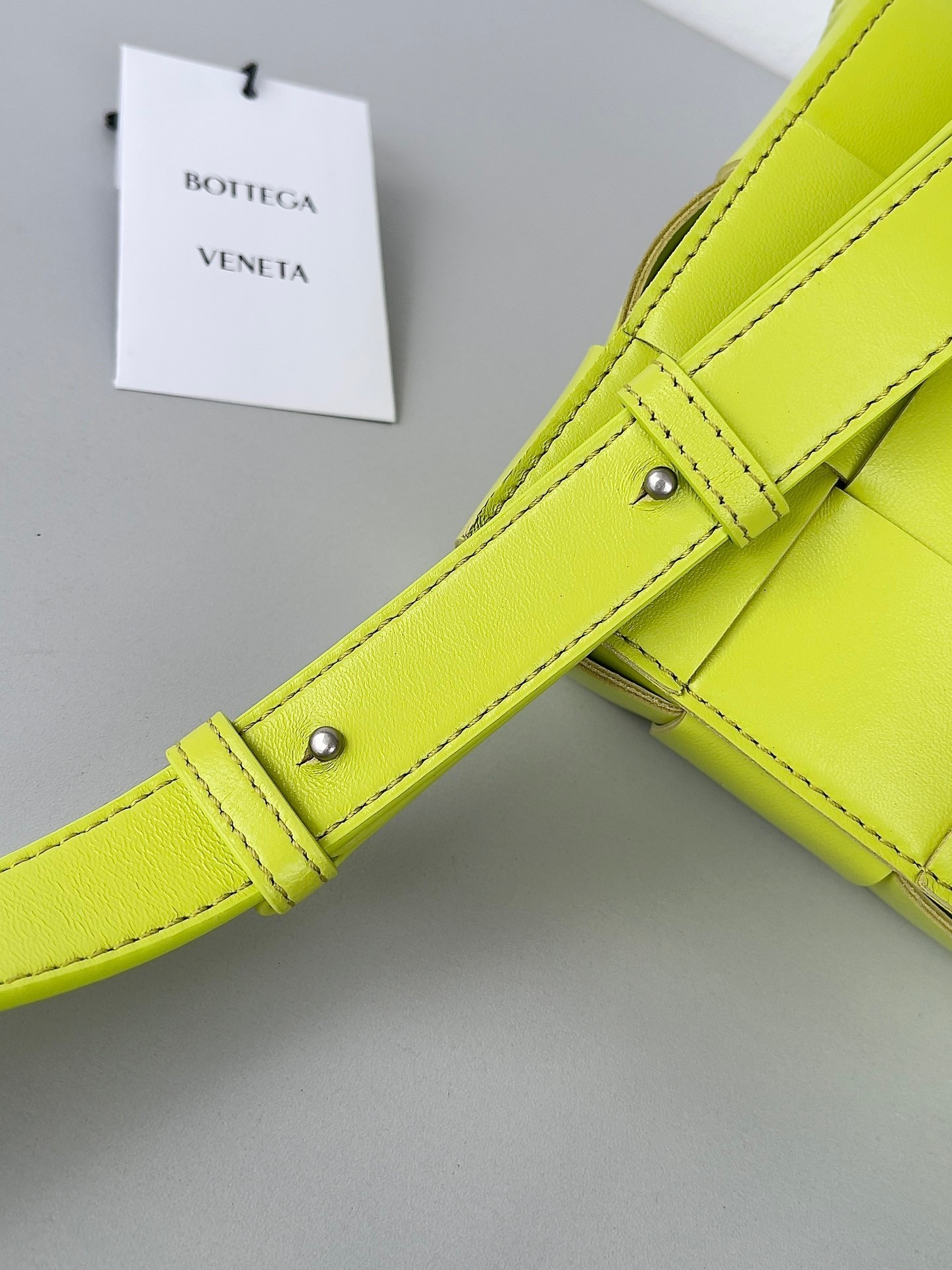 Bottega Veneta Cassett Bag In Acid Kiwi Intrecciato Lambskin 470