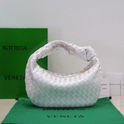 Bottega Veneta BV Jodie Teen Bag In White Intrecciato Leather 501